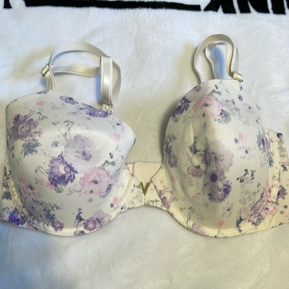 Victorias Secret Bra - Picture 1 of 3